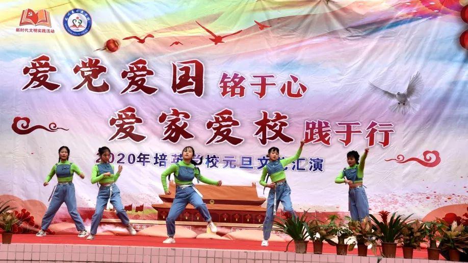 逃离倒影森林
